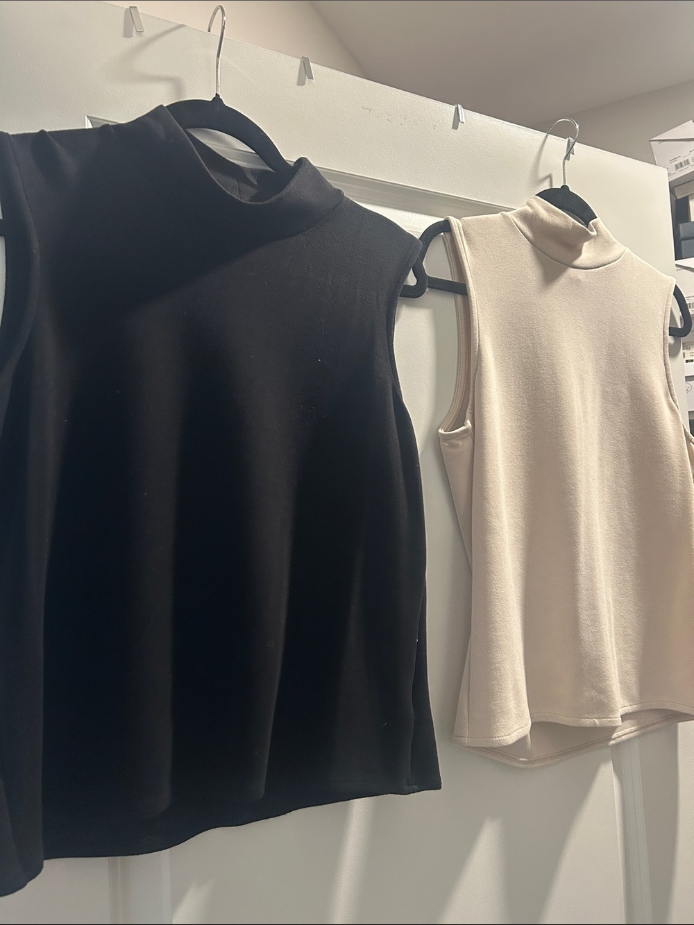 Express Sleeveless Mock Neck Tank - Black & Cream
